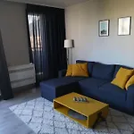 Apartment Opalchenska / Pirotska
